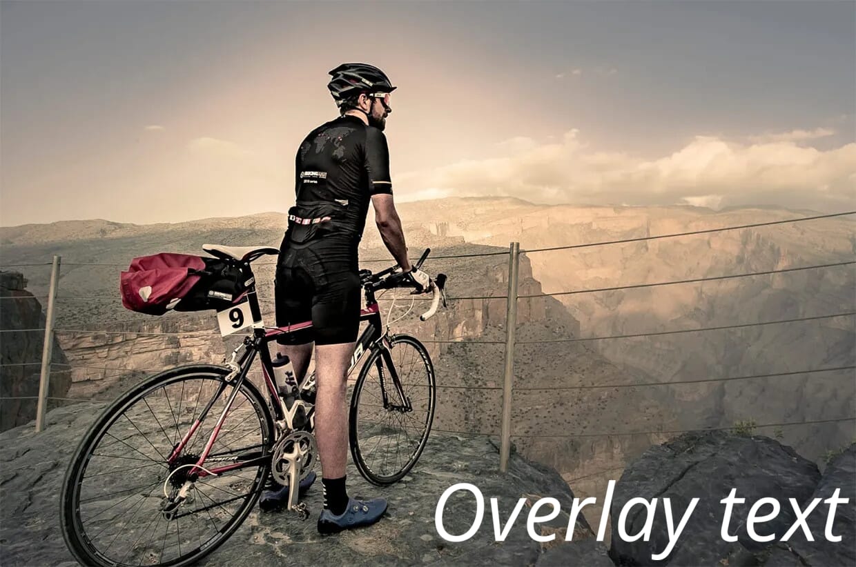 Overlay text italic style